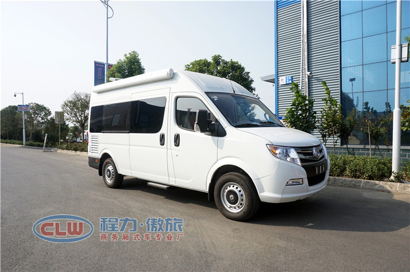 傲旅房車(chē)東風(fēng)御風(fēng)長(zhǎng)軸高頂B型房車(chē)