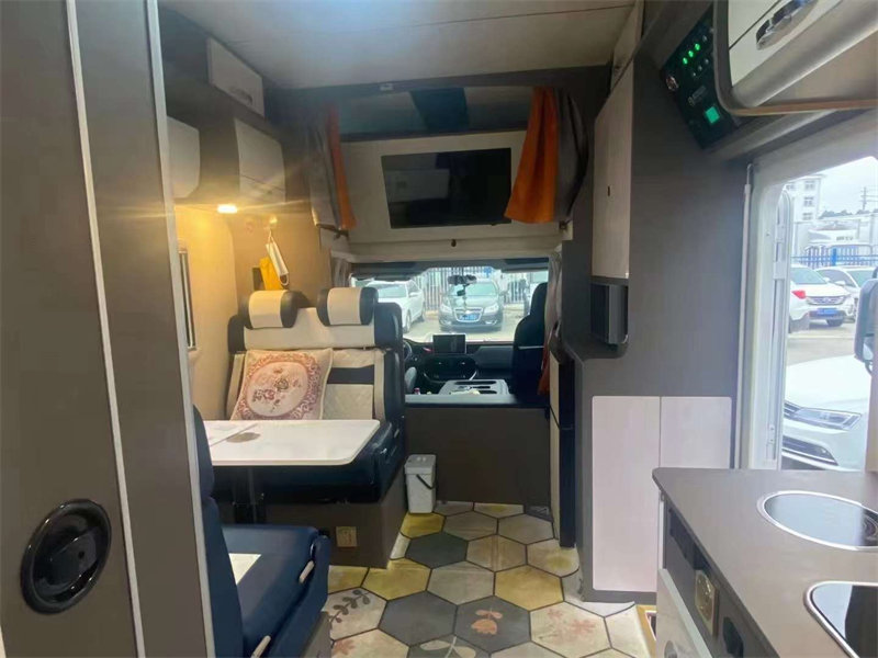 上汽躍進H500輕卡房車