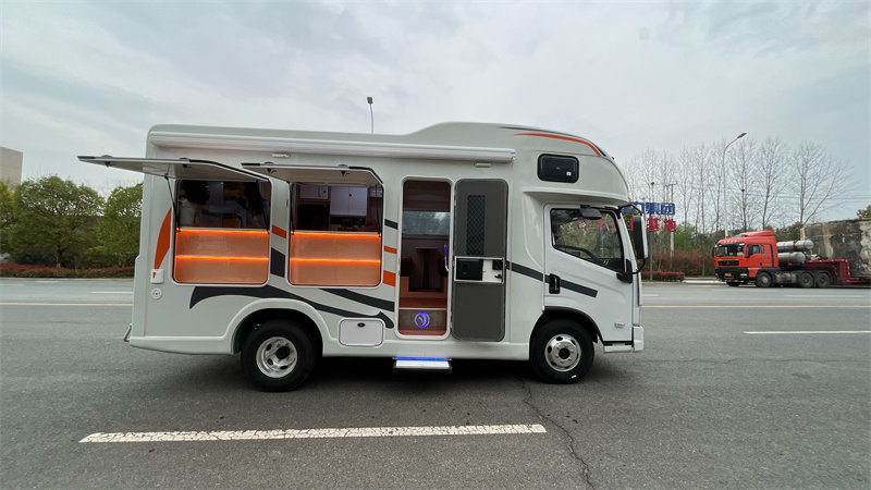 冰淇淋房車(chē)五一特惠