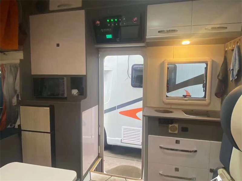 上汽躍進H500輕卡房車